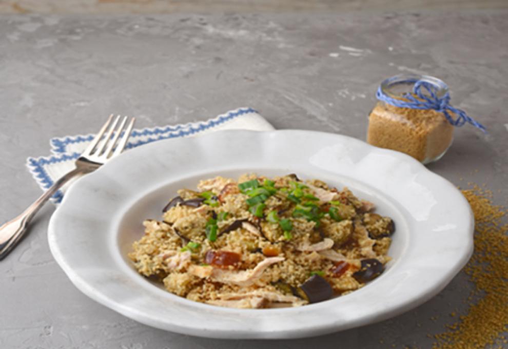 Couscous mit gebratenem Huhn und Gemüse » herzhafte Speisen