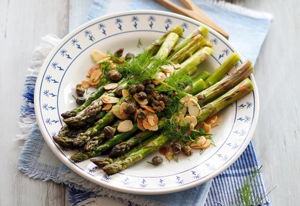 Grüner Spargel aus dem Ofen