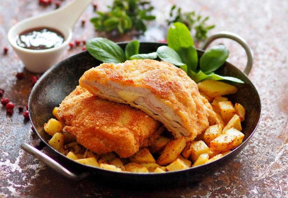 Cordon bleu vom Schwein mit Würfelerdäpfeln