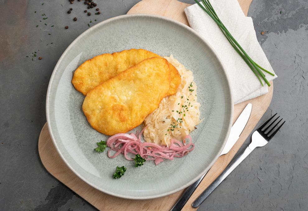 Südtiroler Erdäpfelblattln mit Sauerkraut