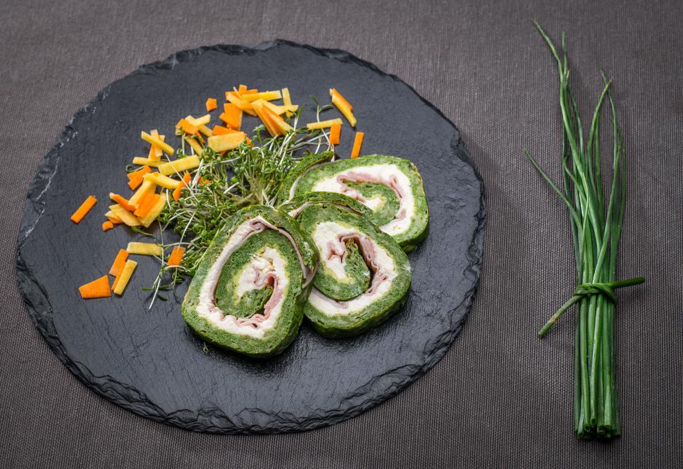 Spinatroulade mit Schinken und Käse