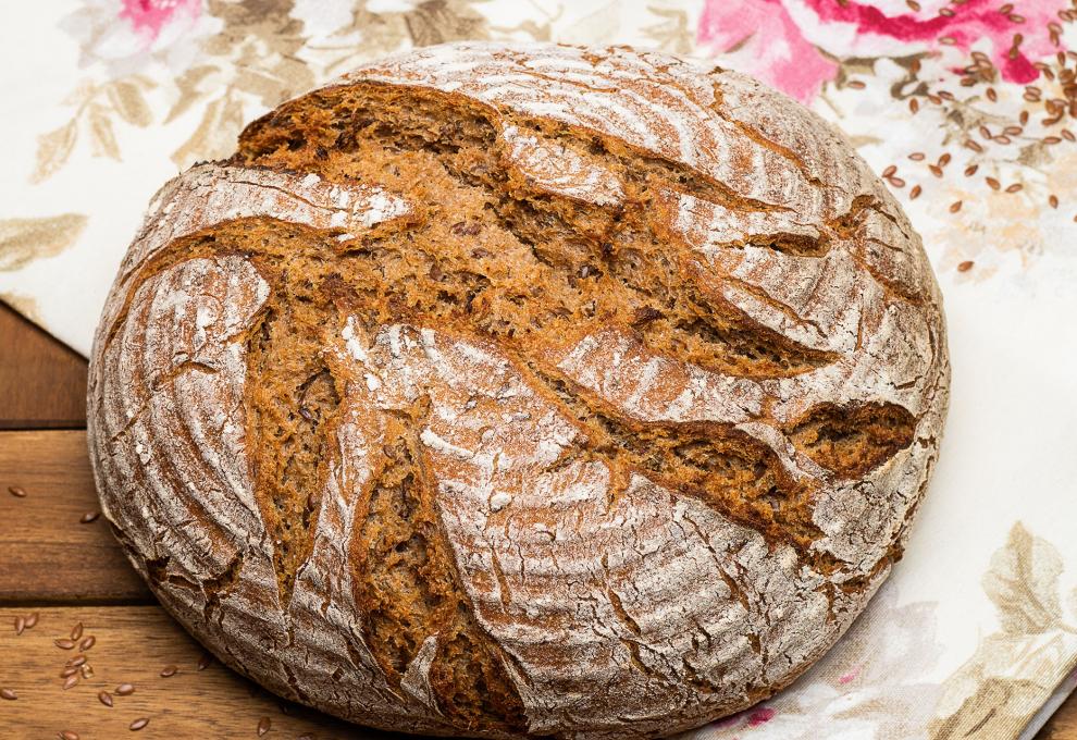 Vollkornbrot mit geröstetem Getreide