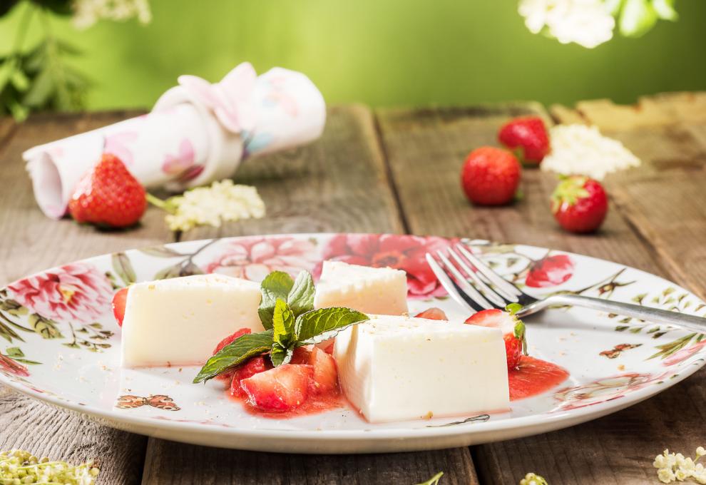 Holunderblüten-Panna-cotta