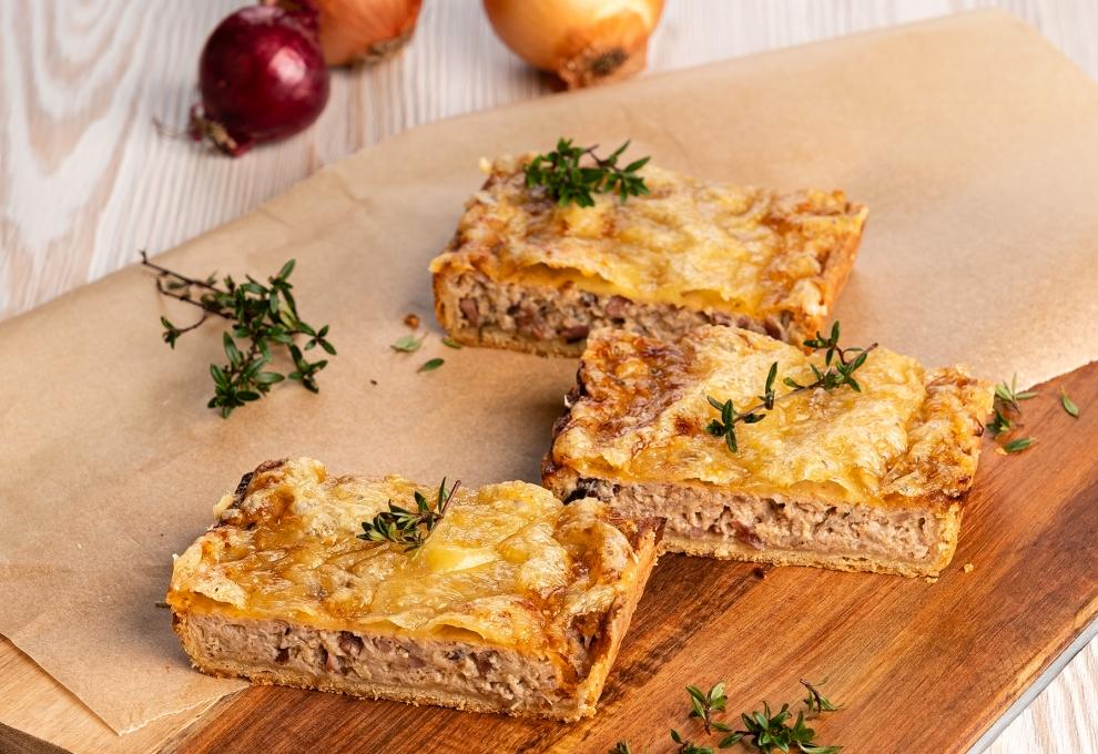 Karamellisierte Zwiebeltarte mit Speck