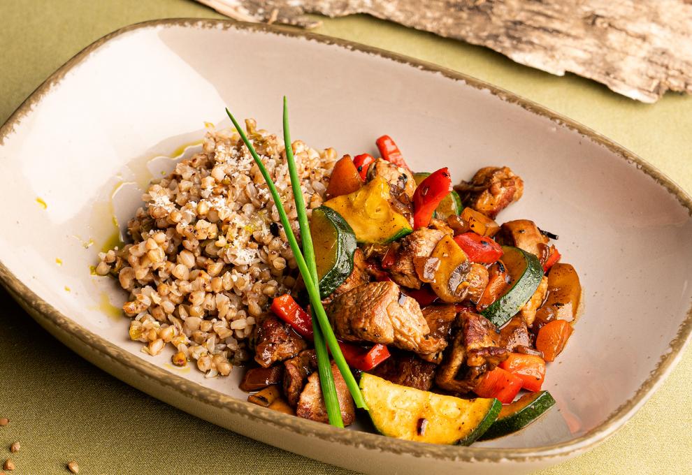 Maibock aus dem Wok mit Buchweizenrisotto