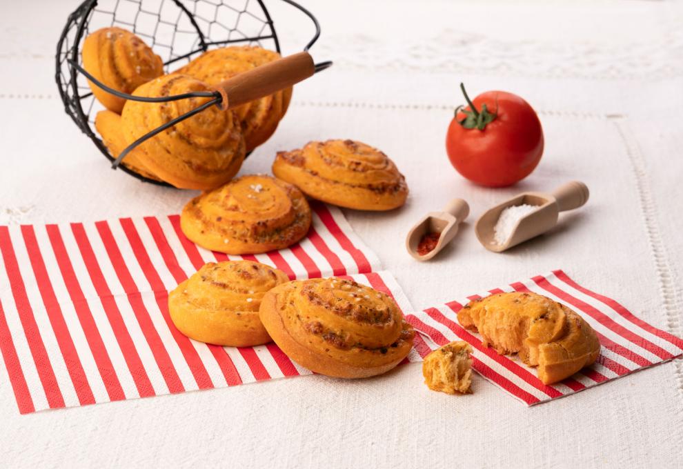 Paradeiser-Mozzarella-Schnecken