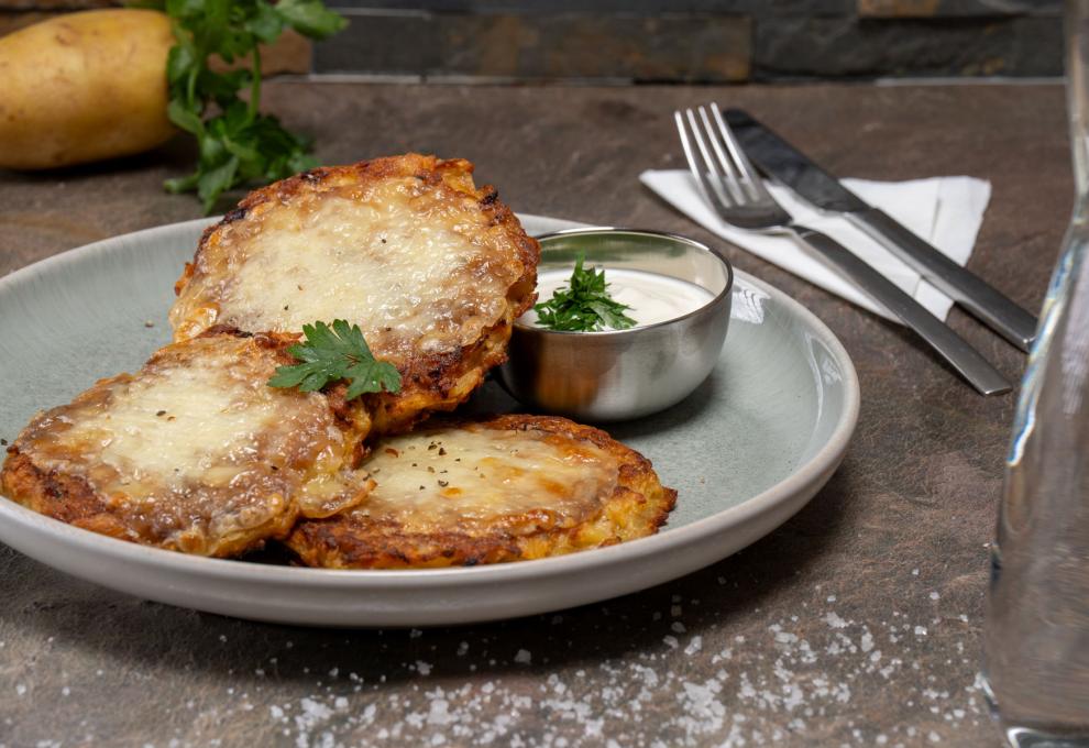 Erdäpfelrösti mit Büffelmozzarella