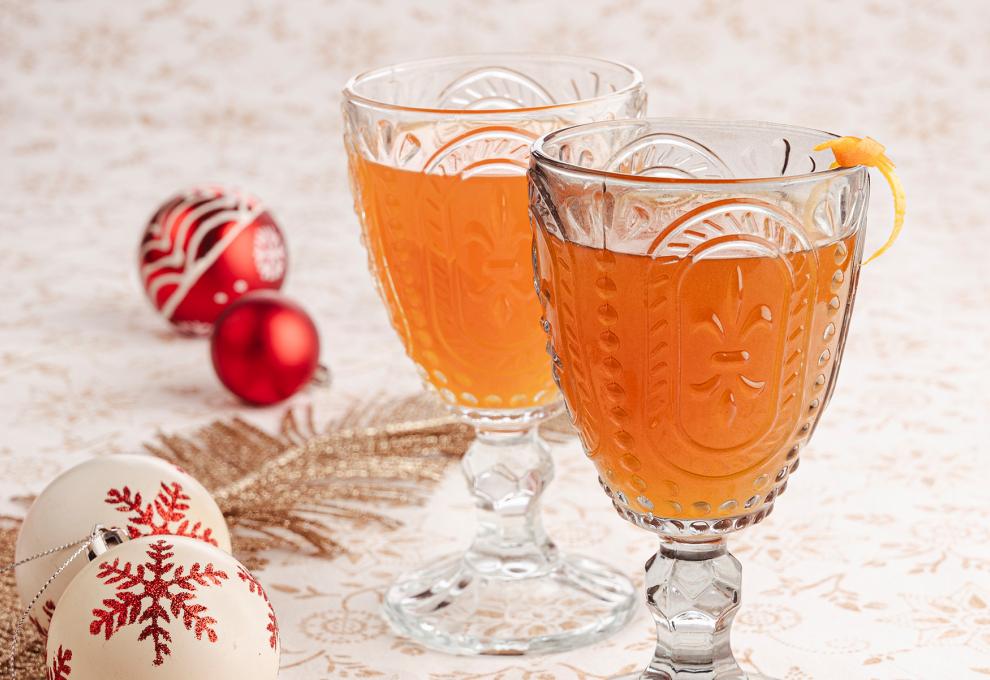 Heißer Rooibos-Gewürztee