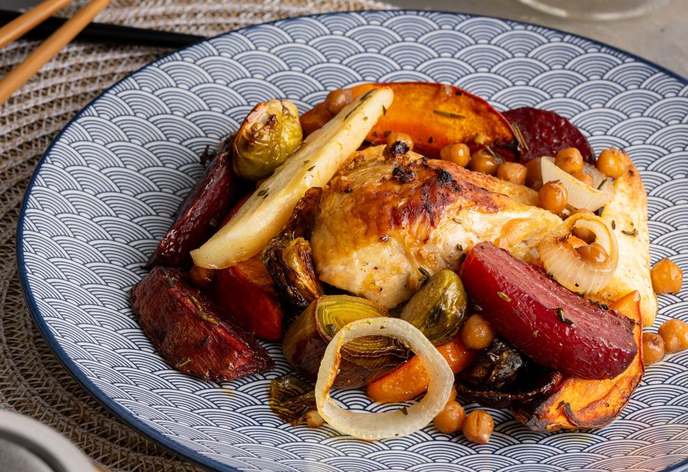 Ofengemüse mit Kichererbsen und Hühnerkeulen