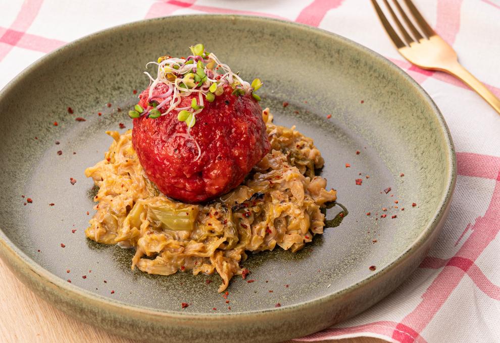 Rote-Rüben-Knödel mit Rahmwirsing