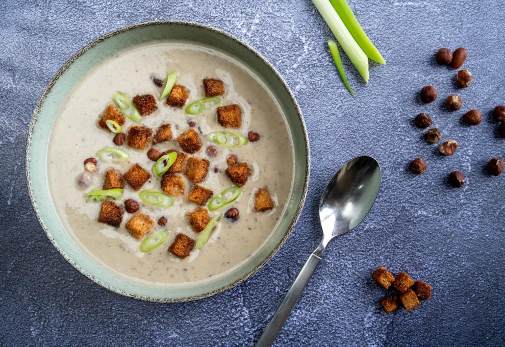 Topinambur-Haselnuss-Cremesuppe