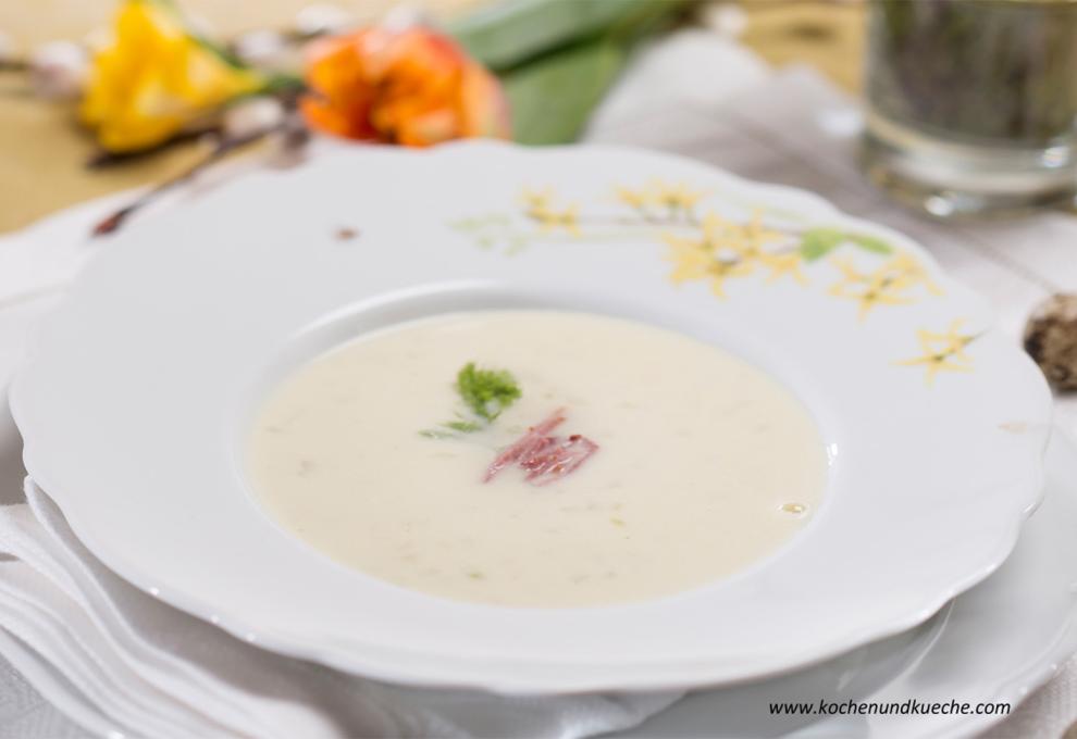 Geflügelcremesuppe mit Osterschinken