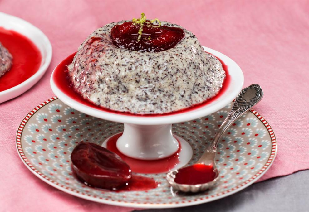 Mohnpudding mit Rumzwetschken