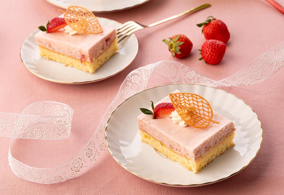 Erdbeer-Rhabarber-Schnitte