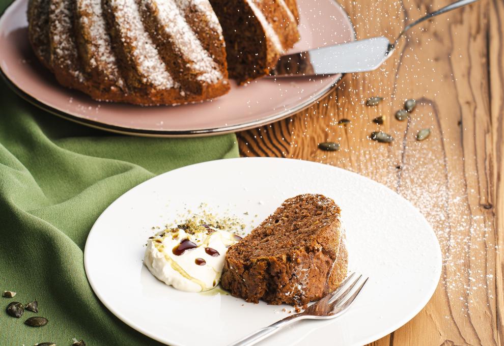 Zucchinigugelhupf mit Walnüssen und Schoko