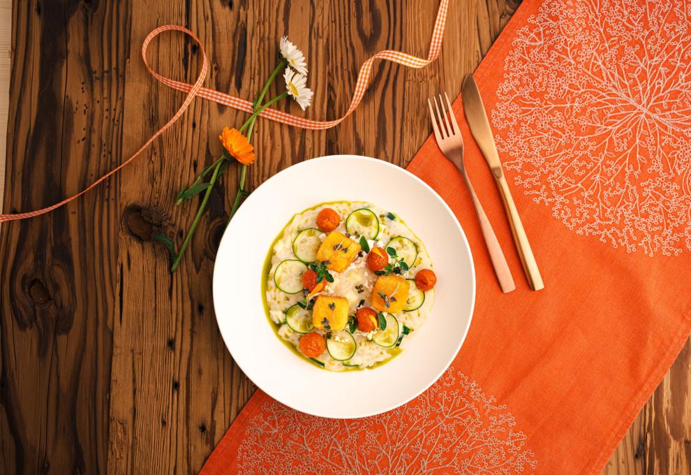Zucchinirisotto mit gebackenem Feta