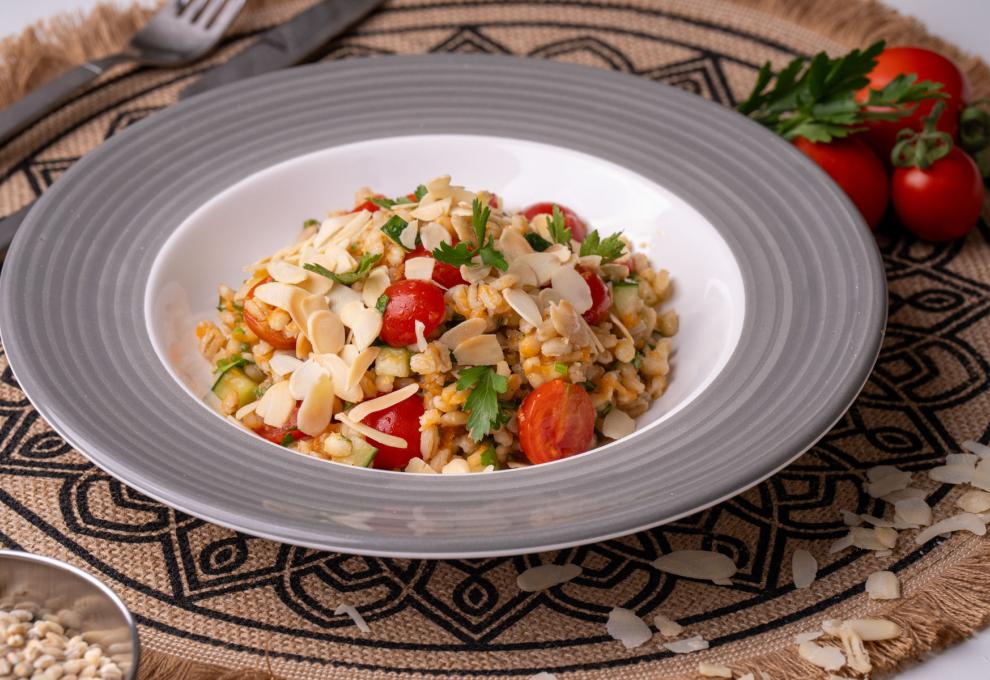 Sommerlicher Gerstensalat