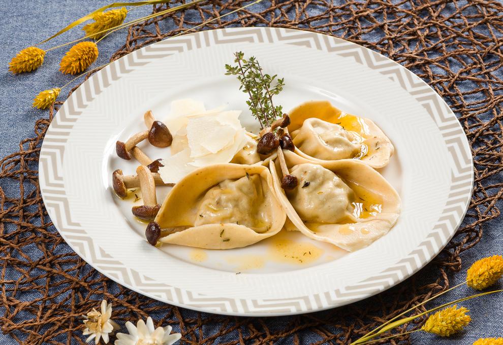 Gefüllte Pilznudeln mit Thymianbutter