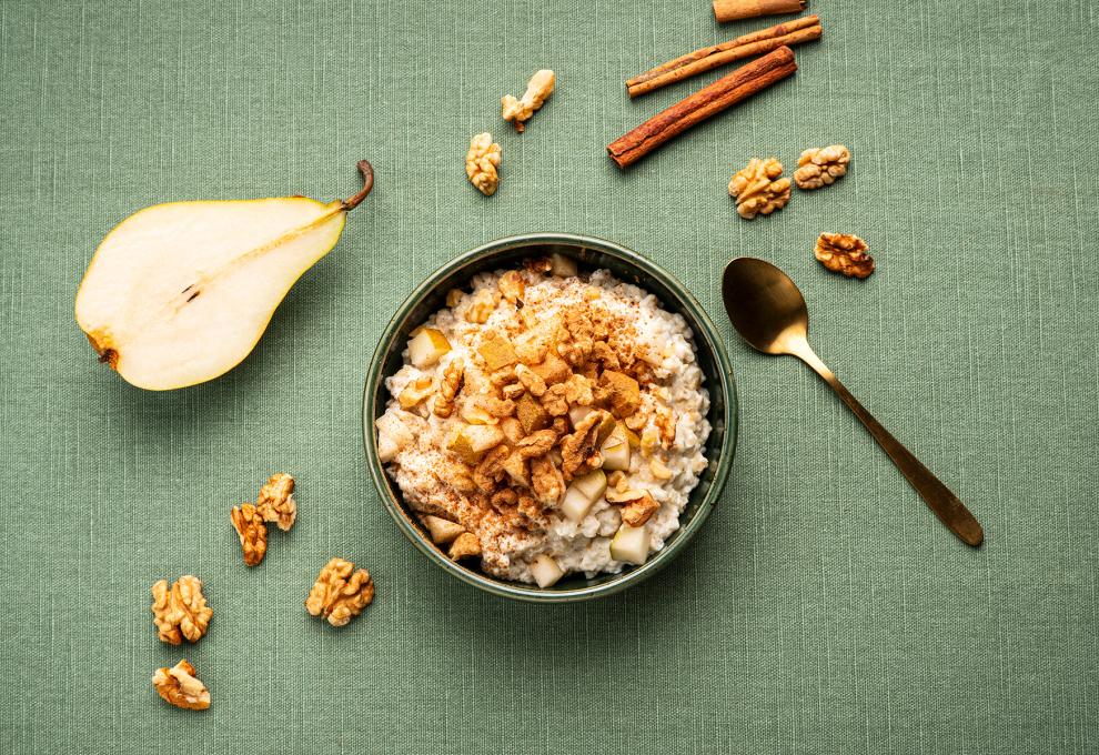 Porridge mit Birne und Walnüssen