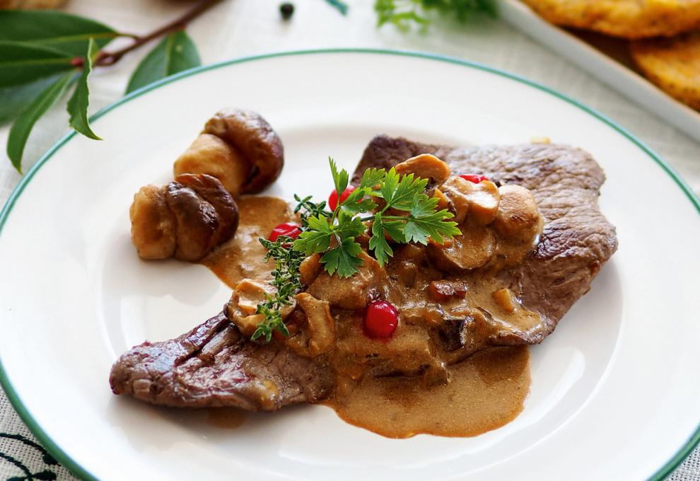 Hirschschnitzel mit Cognac-Rahmsauce