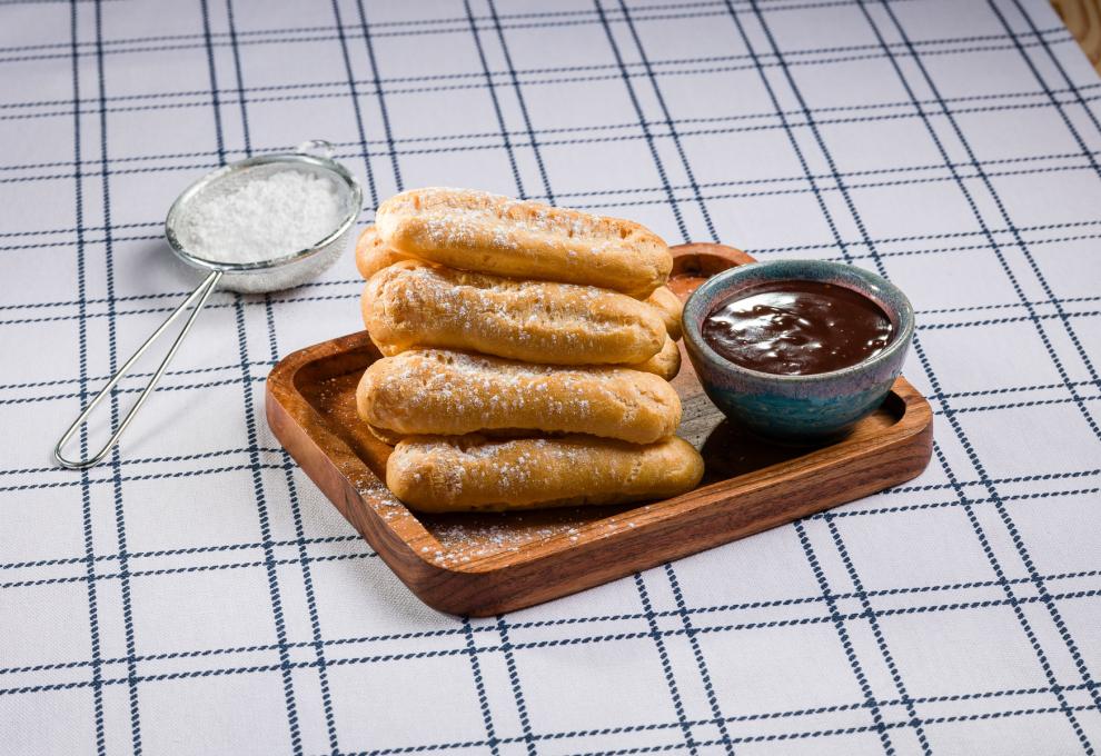 Churros mit Schokoladensauce