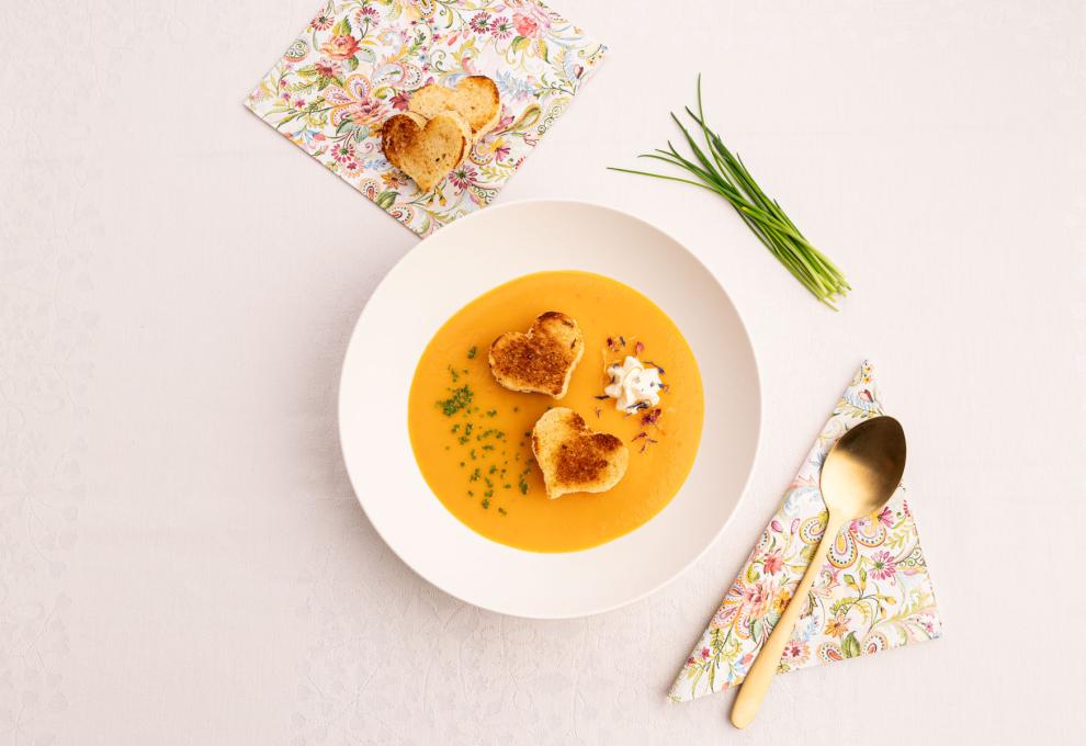 Karottencremesuppe mit Briochecroûtons