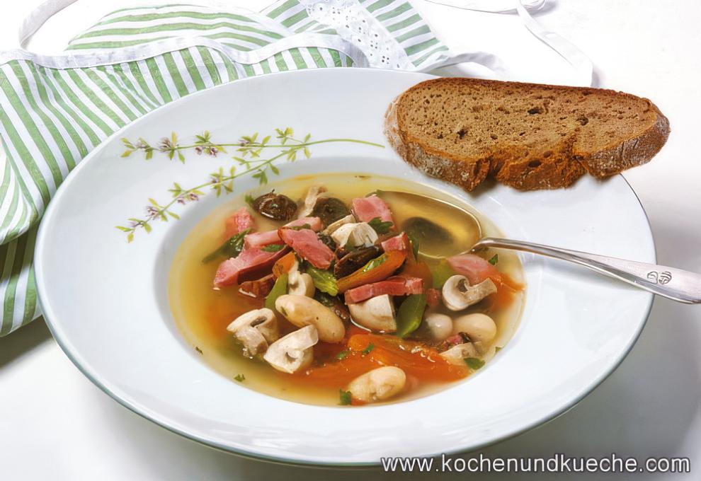 Deftige Bohnensuppe mit Selchfleisch