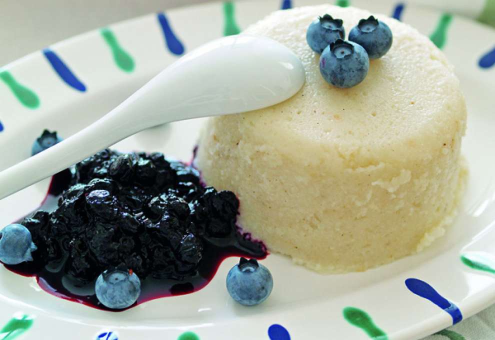 Grießpudding mit Heidelbeeren 