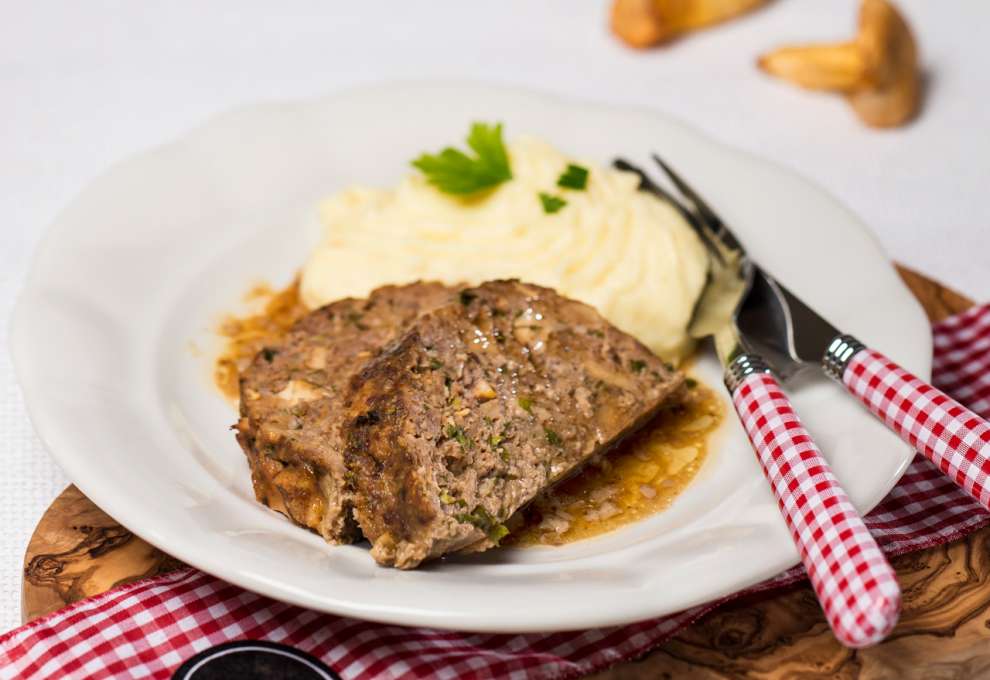 Faschierter Braten mit Eierschwammerln