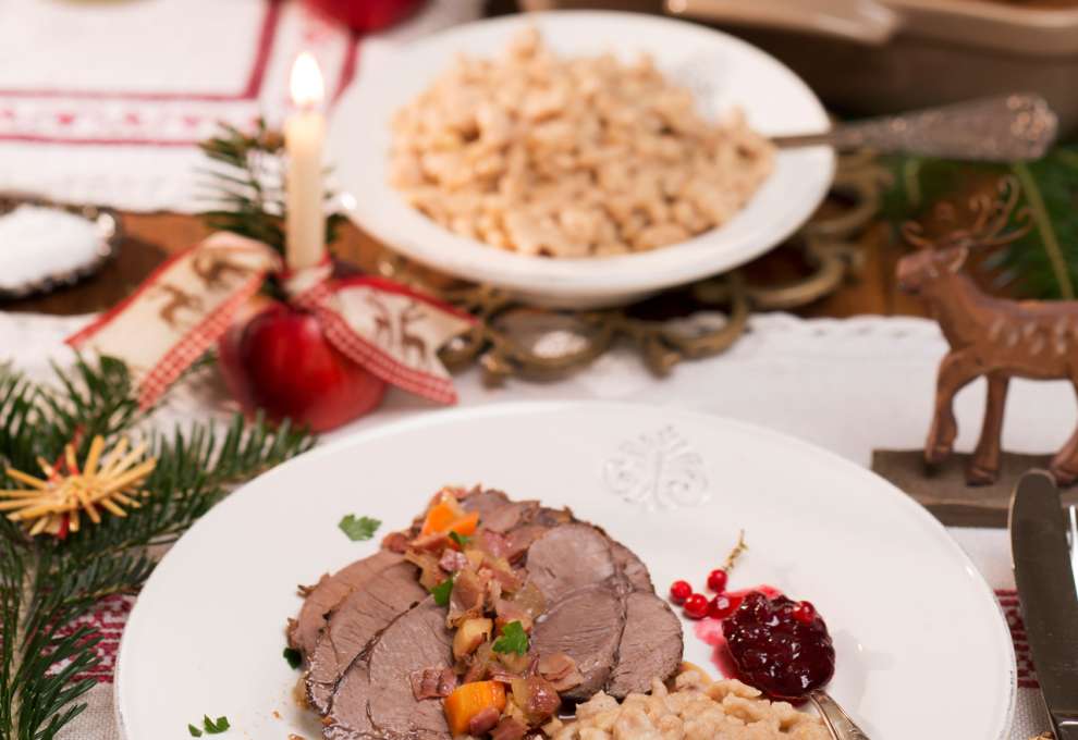 Gebeizte Damwildkeule mit Kastanienspätzle