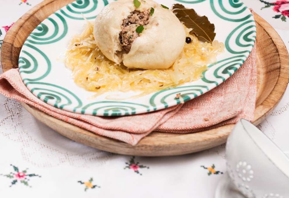 Germknödel auf Rieslingsauerkraut » herzhafte Gerichte &amp; Speisen