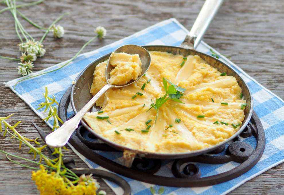 Oberländer Kasmuas (Polenta mit Bergkäse)