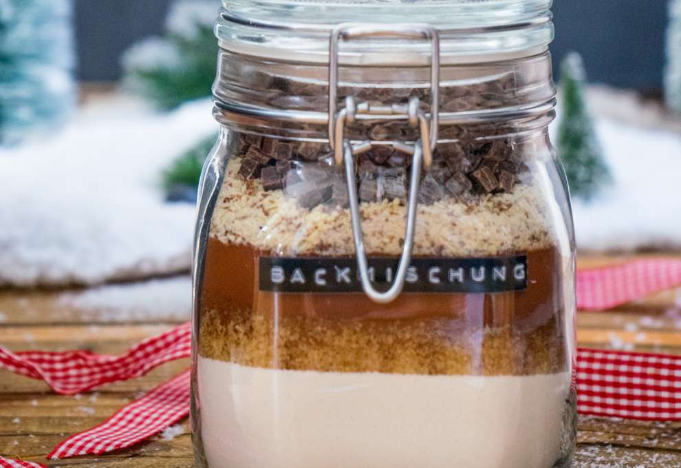 Backmischung für einen saftigen Schokoladen-Mandel-Kuchen