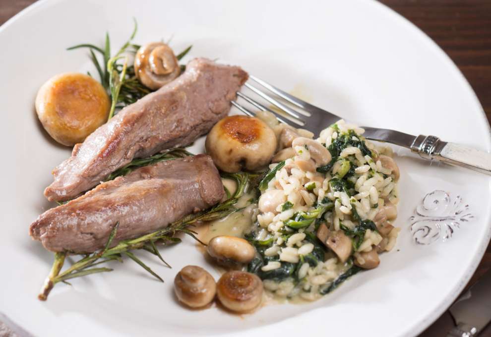 Lammfilets mit Spinat-Champignon-Risotto