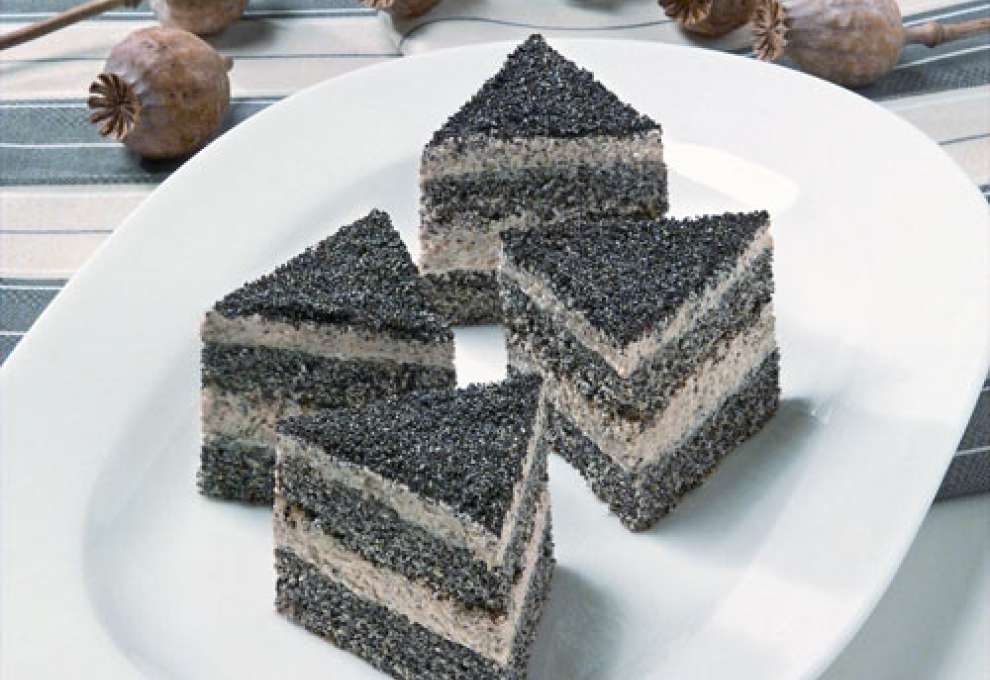 Mohnkuchen mit feiner Nusscreme