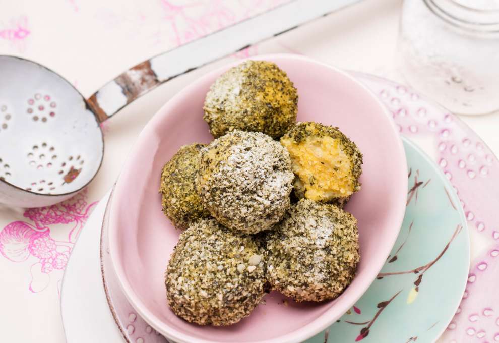 Polentaknödel mit karamellisiertem Traubenragout