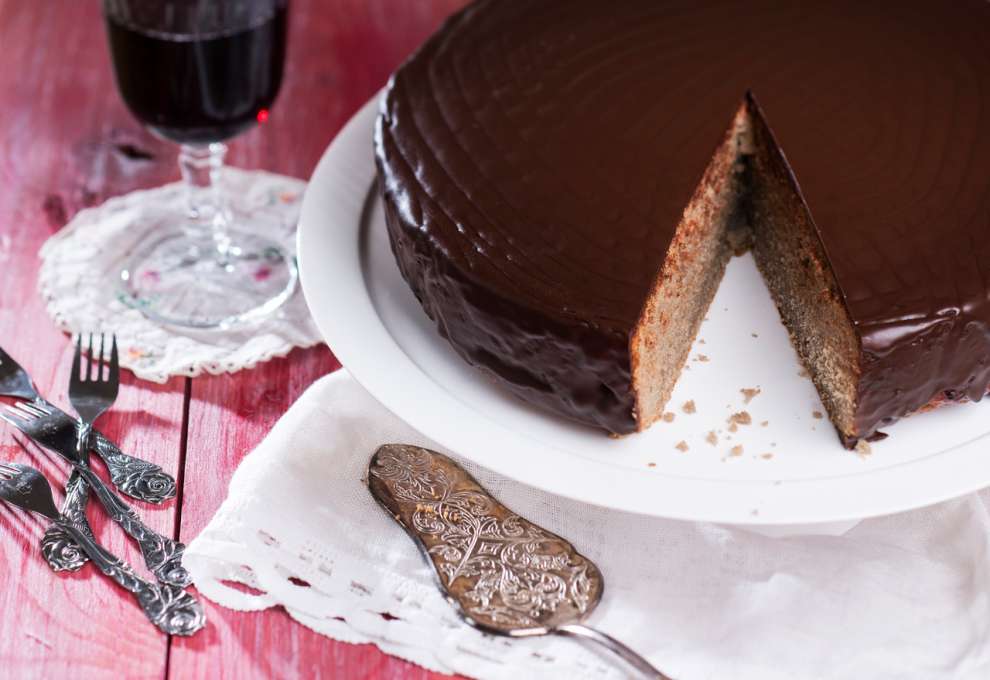 Rotwein-Hirse-Torte