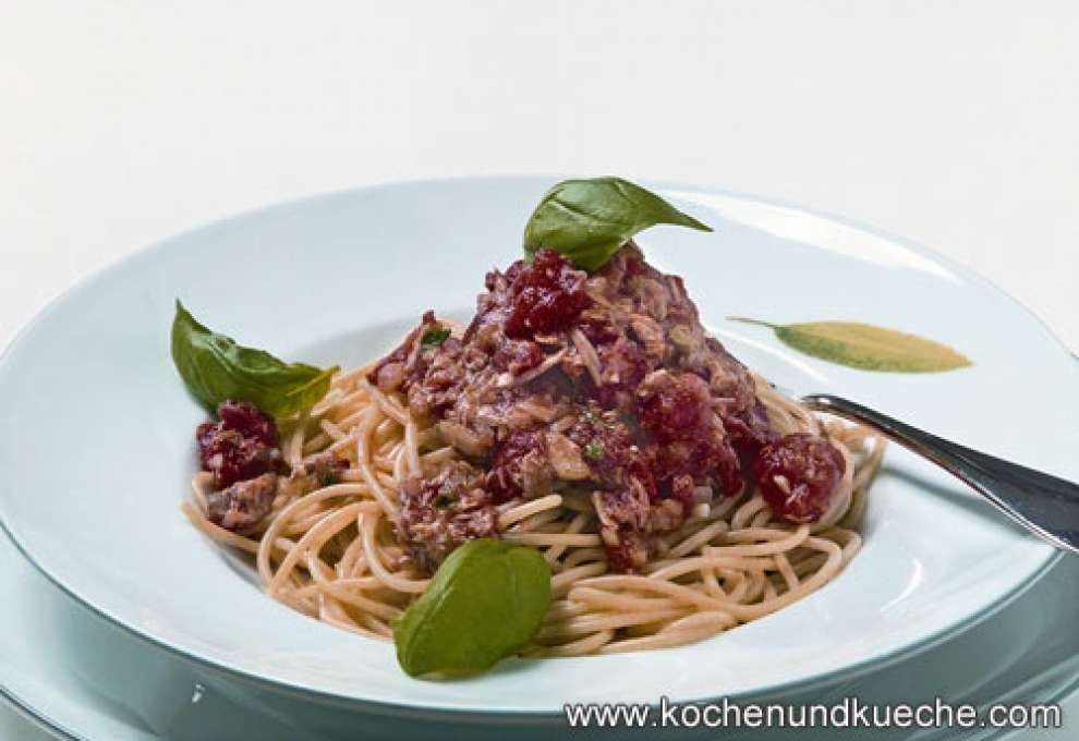 Spaghetti mit Paradeis-Thunfischsauce