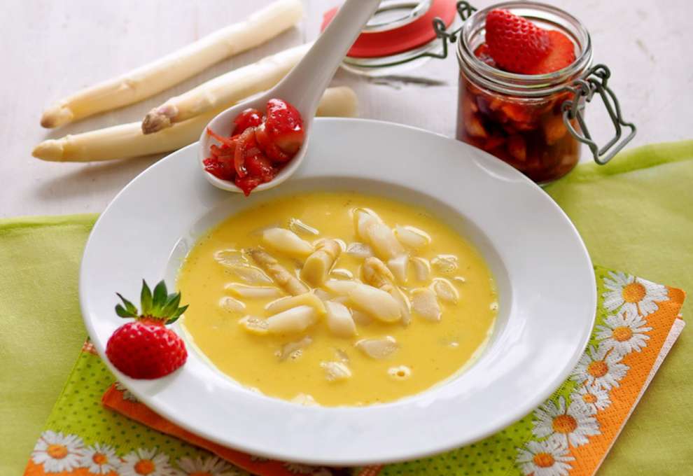 Spargelsuppe mit Curry