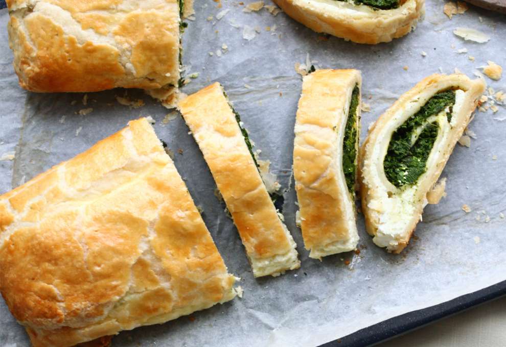 Blätterteigstrudel mit Spinat-Topfen-Fülle