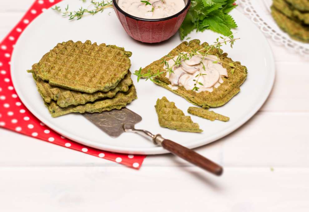 Spinatwaffeln mit Champignons à la crème