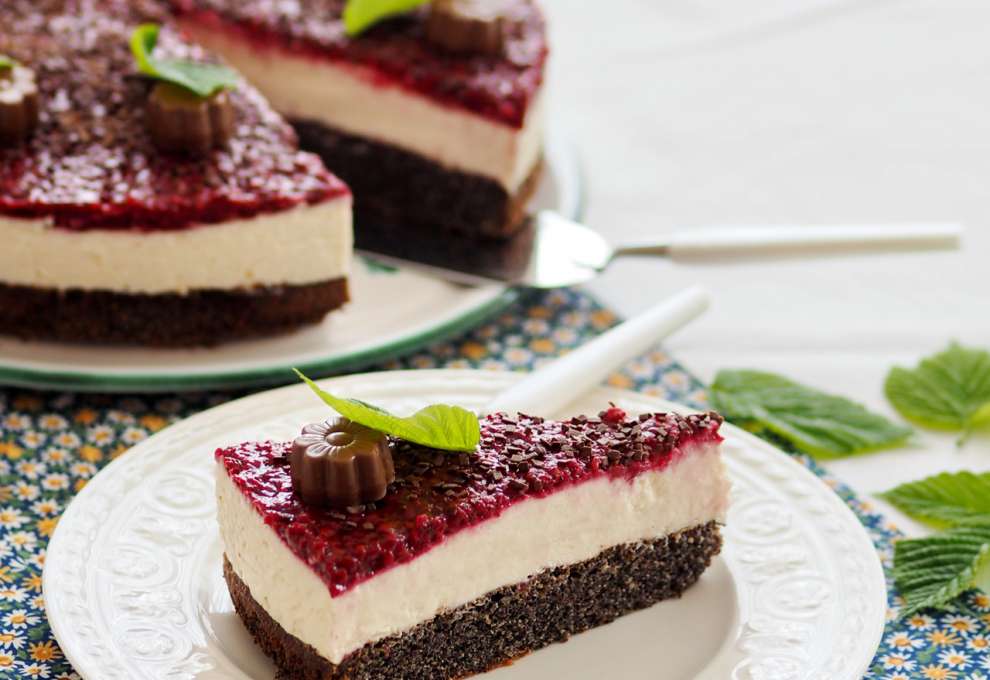 Mohn-Topfen-Torte mit Himbeerspiegel