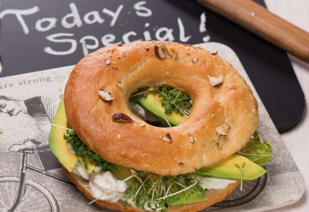 Bagels mit Avocado und Topfencreme