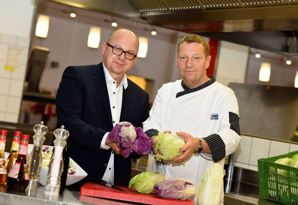 Fritz Rauer und Johann Leitner sind begeisterte Chinakohl-Fans. 