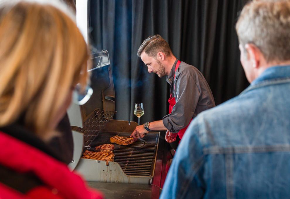 Steaks vom Grill mit Grillmuster