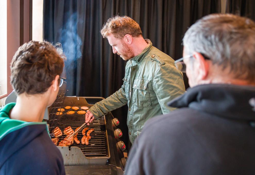 Steaks und Koteletts am besten nur einmal wenden