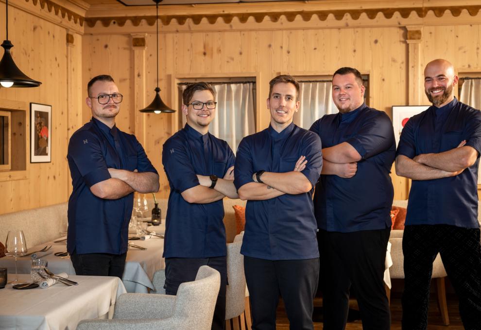 Das Team der AlmAsia Küche unter Leitung von Lovro Balind