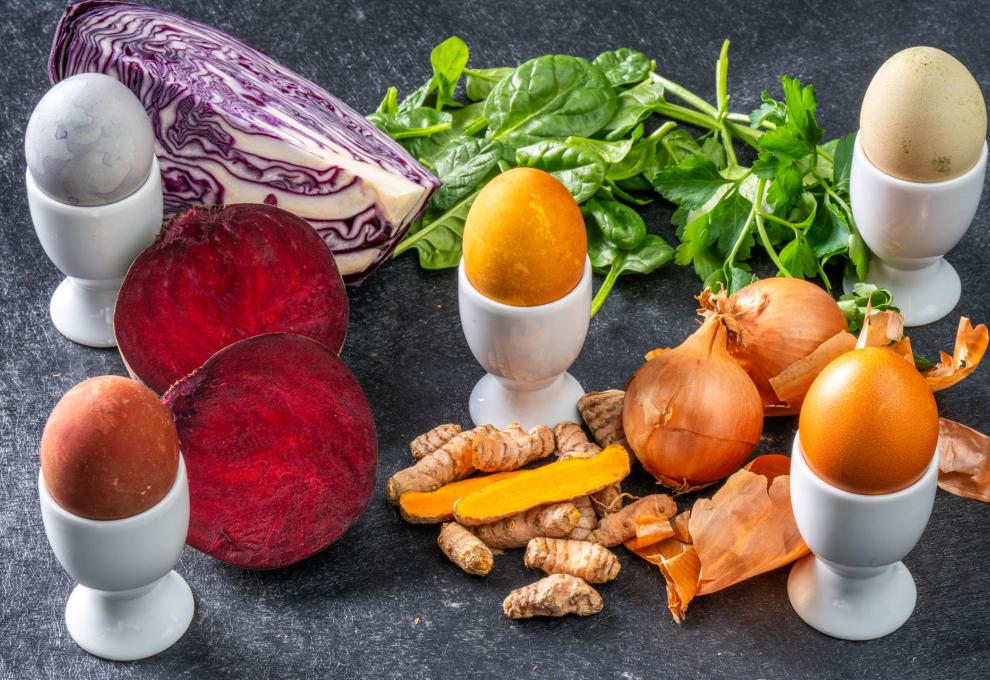 Ostereier färben mit Naturmaterialien