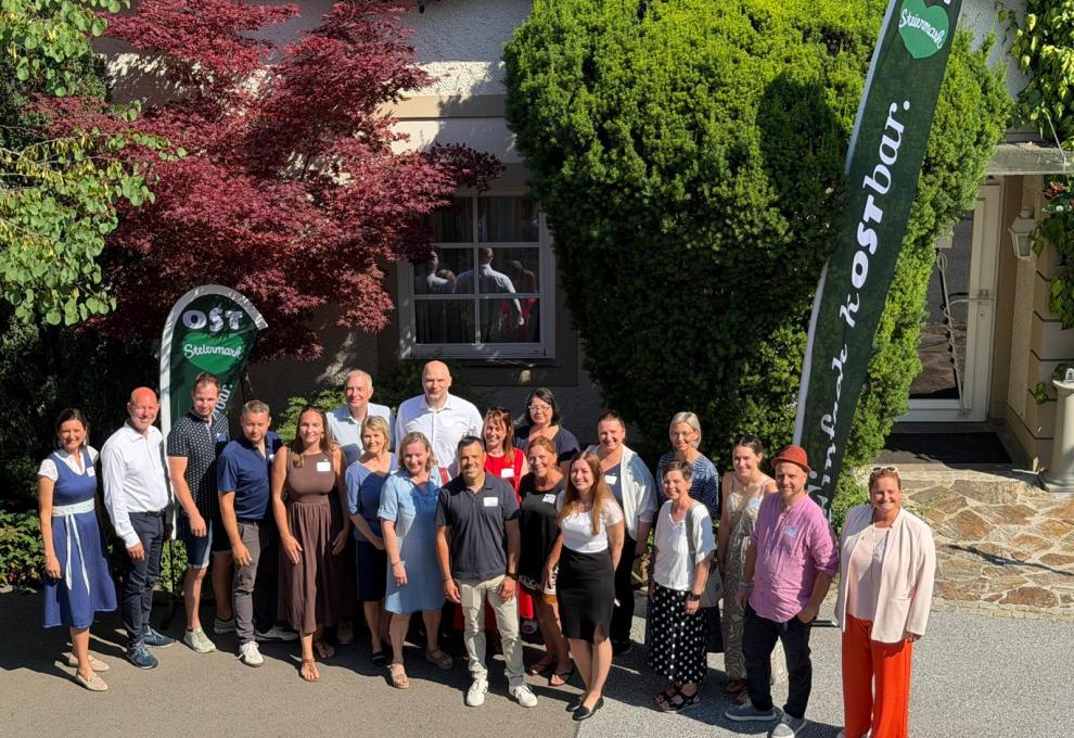 Netzwerktreffen von GF Dr. Stefan Schindler und Mag. Christine Schwetz vom Tourismusverband Oststeiermark sowie von Vertretern der Seminarhotels der Oststeiermark