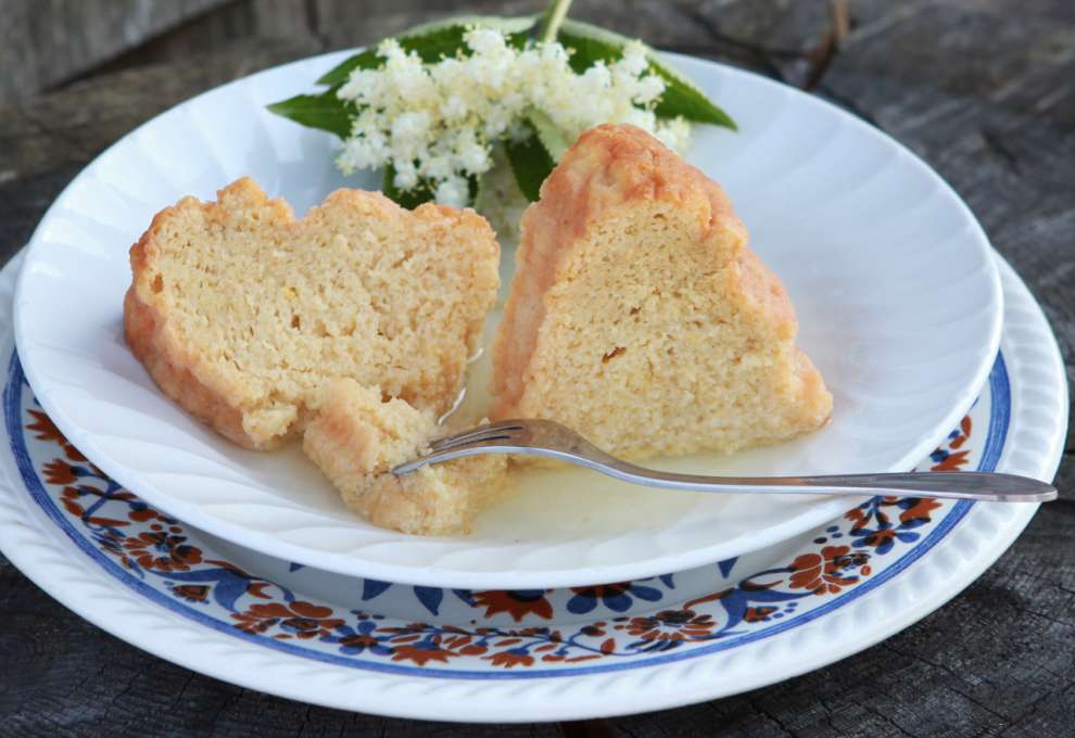 Bröselpudding mit Gewürzmost